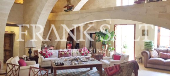 3 bedrooms House in Attard, Malta No. 3210 5