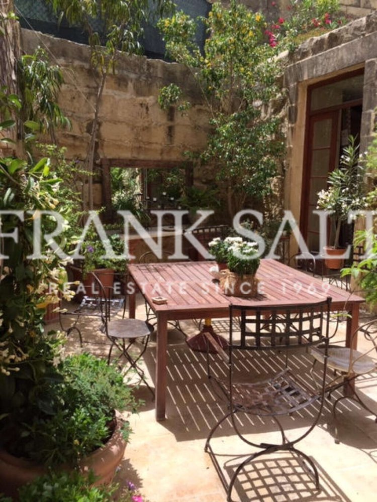 3 bedrooms House in Attard, Malta No. 3210