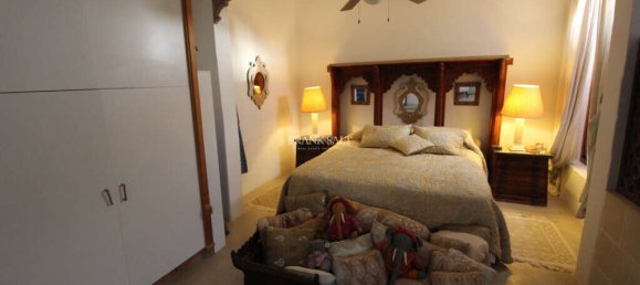 3 bedrooms House in Attard, Malta No. 3210 9