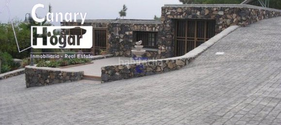 4 bedrooms House in San Miguel de Abona, Spain No. 129978 8