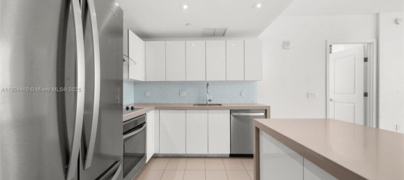 2 dormitorios propiedad comercial en venta en Miami, Miami-Dade, Florida, USA № 614868 2