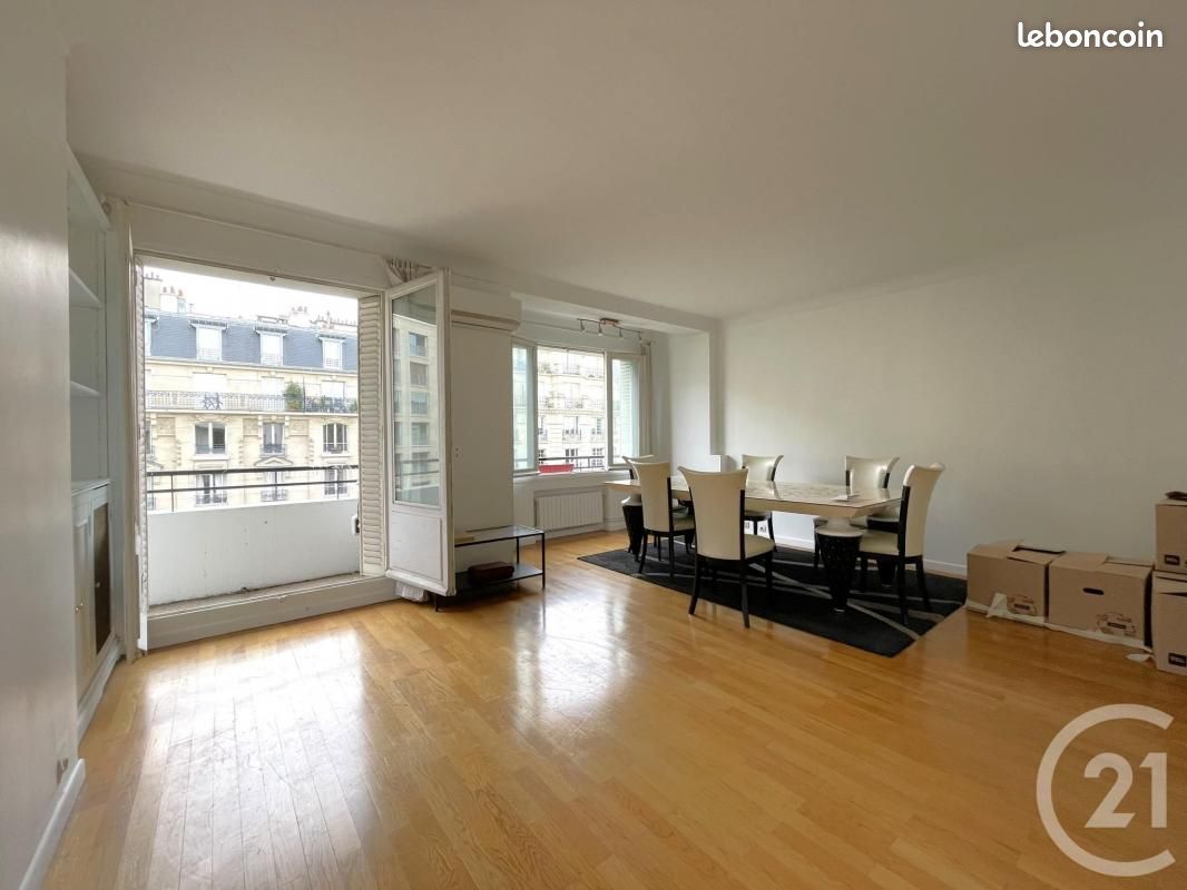 2 bedrooms Apartment in Paris, France No. 174871