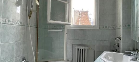 2 bedrooms Apartment in Paris, France No. 174871 8