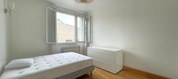 2 bedrooms Apartment in Paris, France No. 174871 3