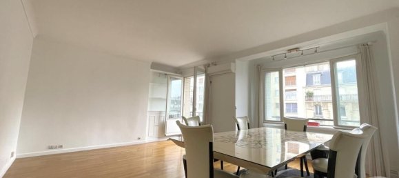 2 bedrooms Apartment in Paris, France No. 174871 2