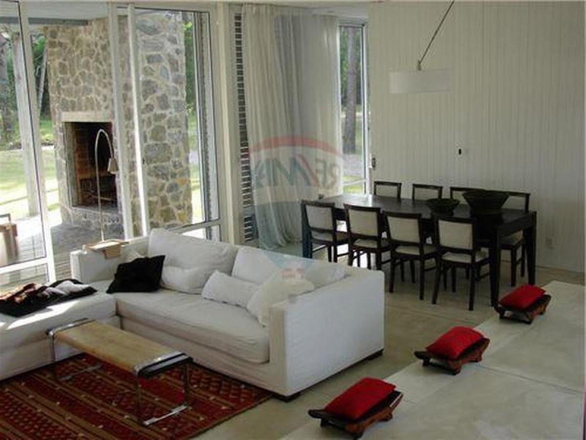 3 bedrooms House in Maldonado, Uruguay No. 4179