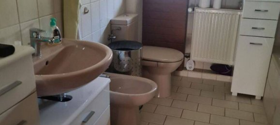 2-salle Appartement à Offenbach, Germany No. 277190 8