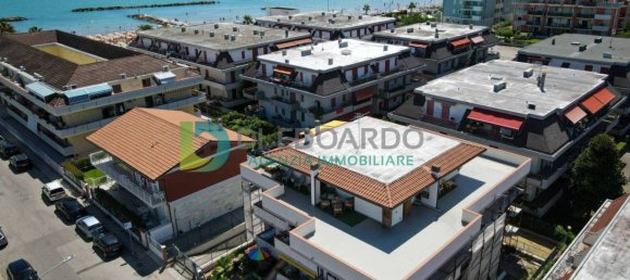 2 bedrooms Penthouse in Martinsicuro, Italy No. 345328 8