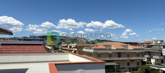 2 bedrooms Penthouse in Martinsicuro, Italy No. 345328 38