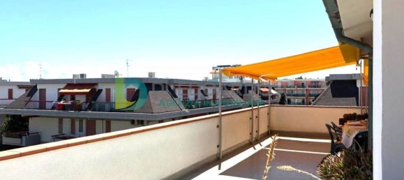 2 bedrooms Penthouse in Martinsicuro, Italy No. 345328 33