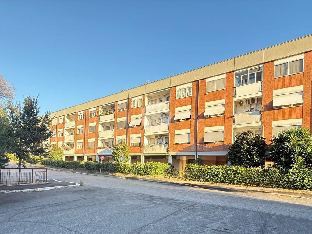 4 غرف نوم شقة في Rome, Italy رقم 353024