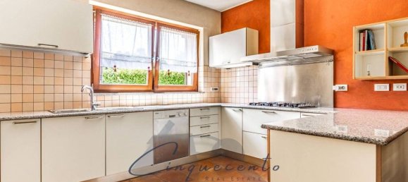 6 bedrooms Villa in Anzano del Parco, Italy No. 374191 7