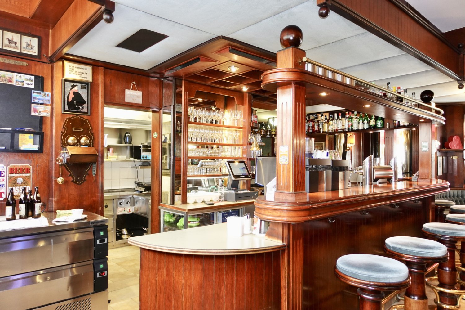 3غرفة عقار تجاري في Innsbruck-Stadt, Austria رقم 220406