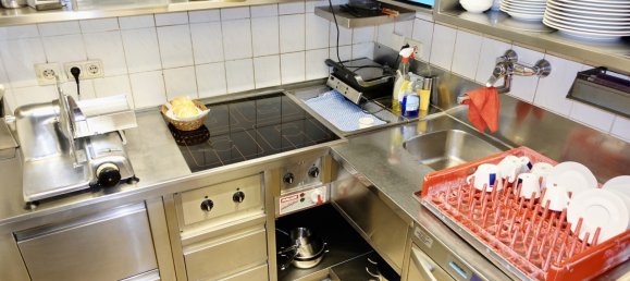 3غرفة عقار تجاري في Innsbruck-Stadt, Austria رقم 220406 2