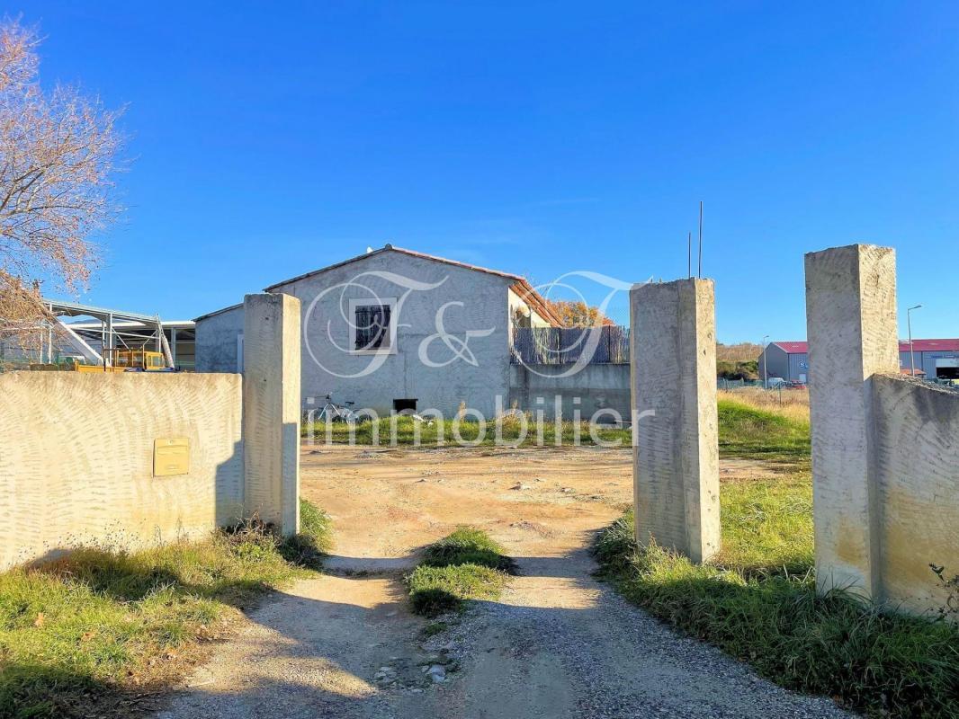 Imóvel comercial T2 em Saint-Saturnin-les-Apt, France N.º 353190