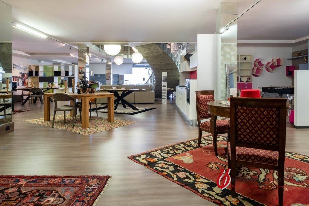 Коммерческая недвижимость с 5 комнатами в Ногароле Рокка, Италия № 159741