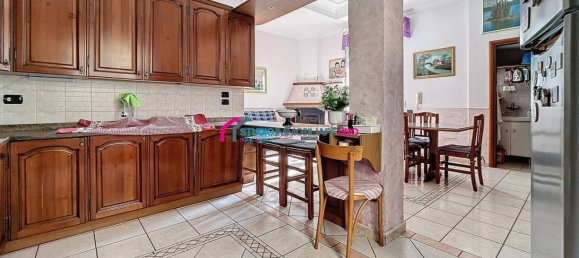 6 bedrooms Apartment in Saviano, Italy No. 34120 5