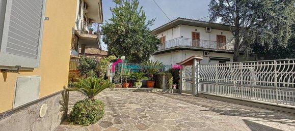 6 bedrooms Apartment in Saviano, Italy No. 34120 2