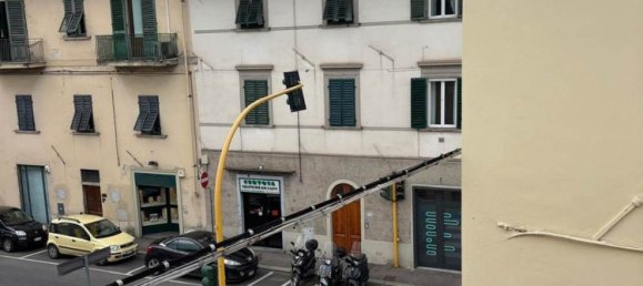 Квартира с 4 комнатами в Флоренция, Италия № 50692 4