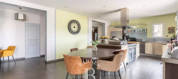 Дом с 7 спальнями в Жуар-Поншартрен, Франция № 167392 14