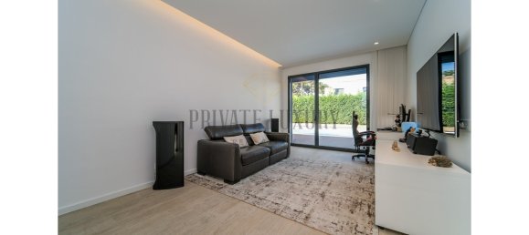 4 bedrooms Castles in Almada, Portugal No. 111773 10