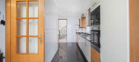 3 bedrooms House in Funchal, Portugal No. 145753 16