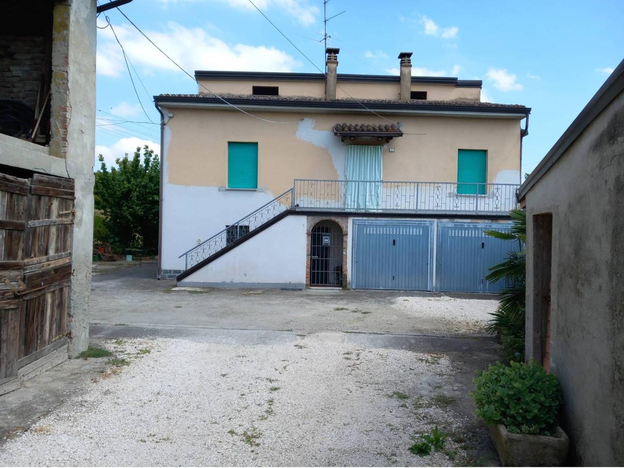 3 rooms House in Caorso, Italy No. 107423