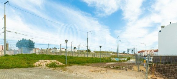 320m² Land in Amadora, Portugal No. 72397 9