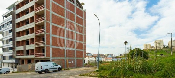 320m² Land in Amadora, Portugal No. 72397 3