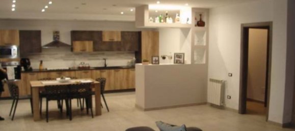 Квартира с 7 комнатами в Монреале, Италия № 49577 14