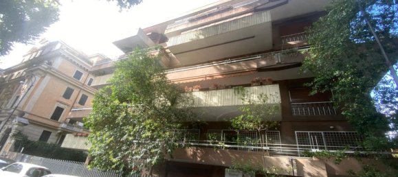 3 bedrooms Apartment in Rome, Italy No. 356462 2