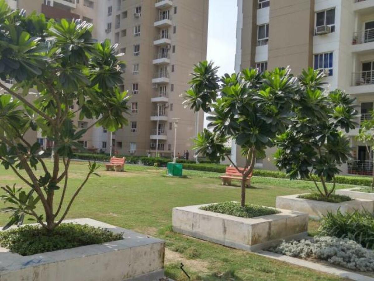 Casa de 4 dormitorios en Noida, India No. 20291