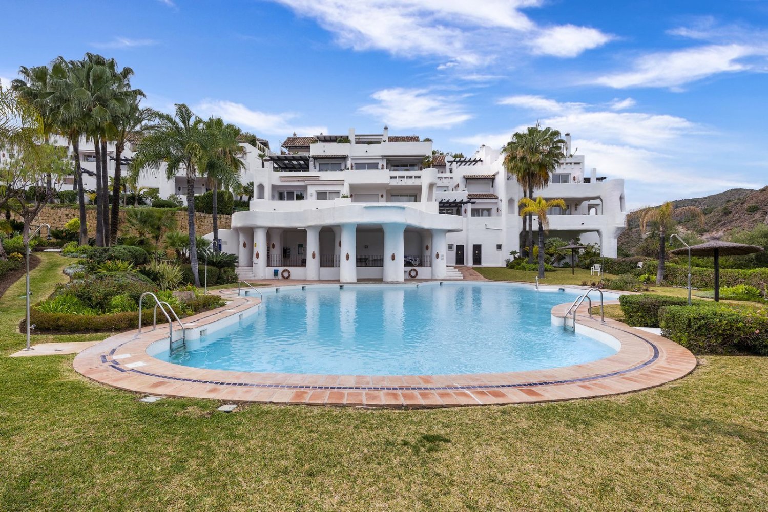 Apartamento de 2 dormitorios en La Quinta, Spain No. 137702