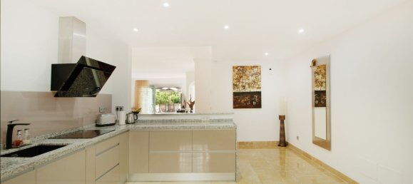 Apartamento de 2 dormitorios en La Quinta, Spain No. 137702 12