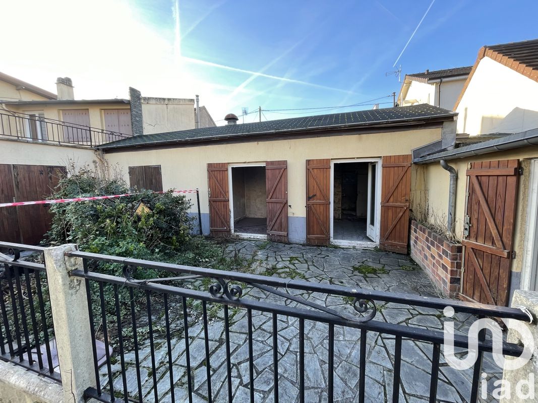 3 rooms House in Montreuil, France No. 163480