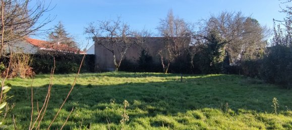 Terreno en Le Pellerin, France No. 109846 3