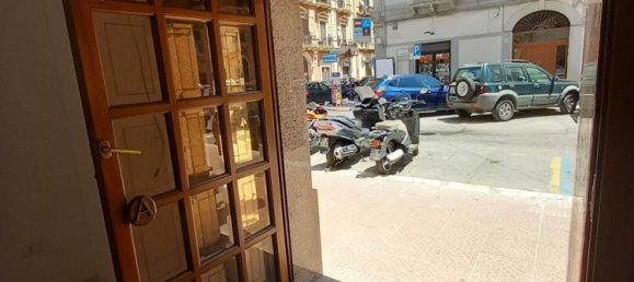  عقار تجاري في Taranto, Italy 35متر مربع رقم 178701 10