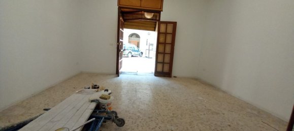  عقار تجاري في Taranto, Italy 35متر مربع رقم 178701 4