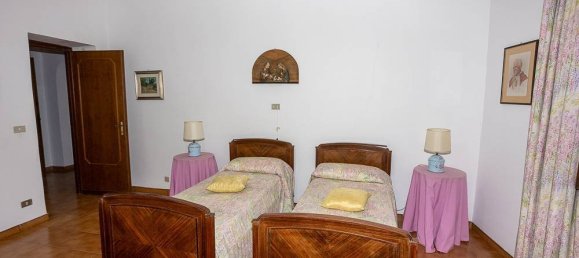 Вилла с 18 спальнями в Коллевеккьо, Италия № 266189 26