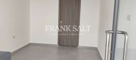  Shop in Zabbar, Malta No. 13184 2