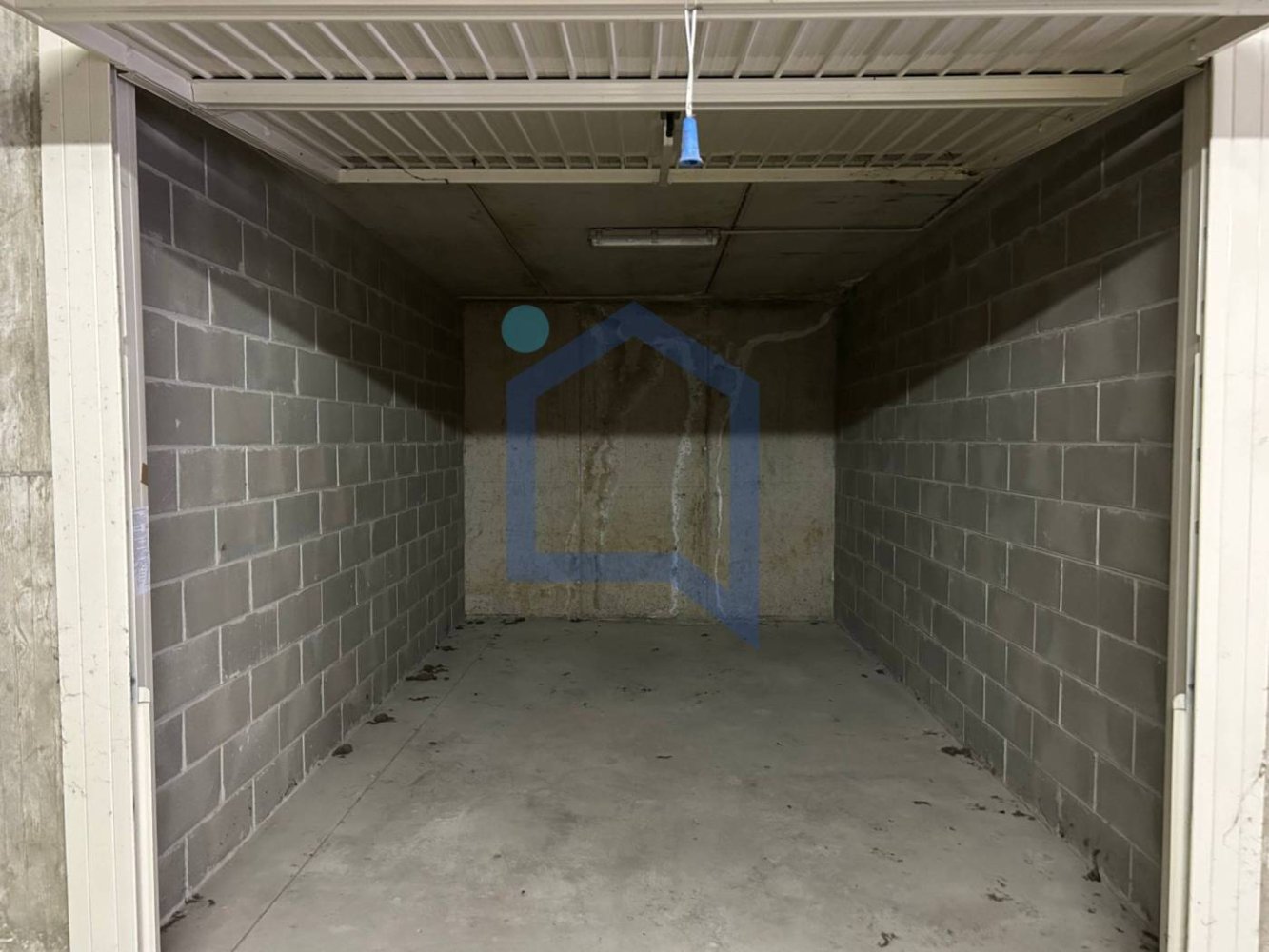 Garaje en Pozzo d'Adda, Italy 15 m² No. 301403