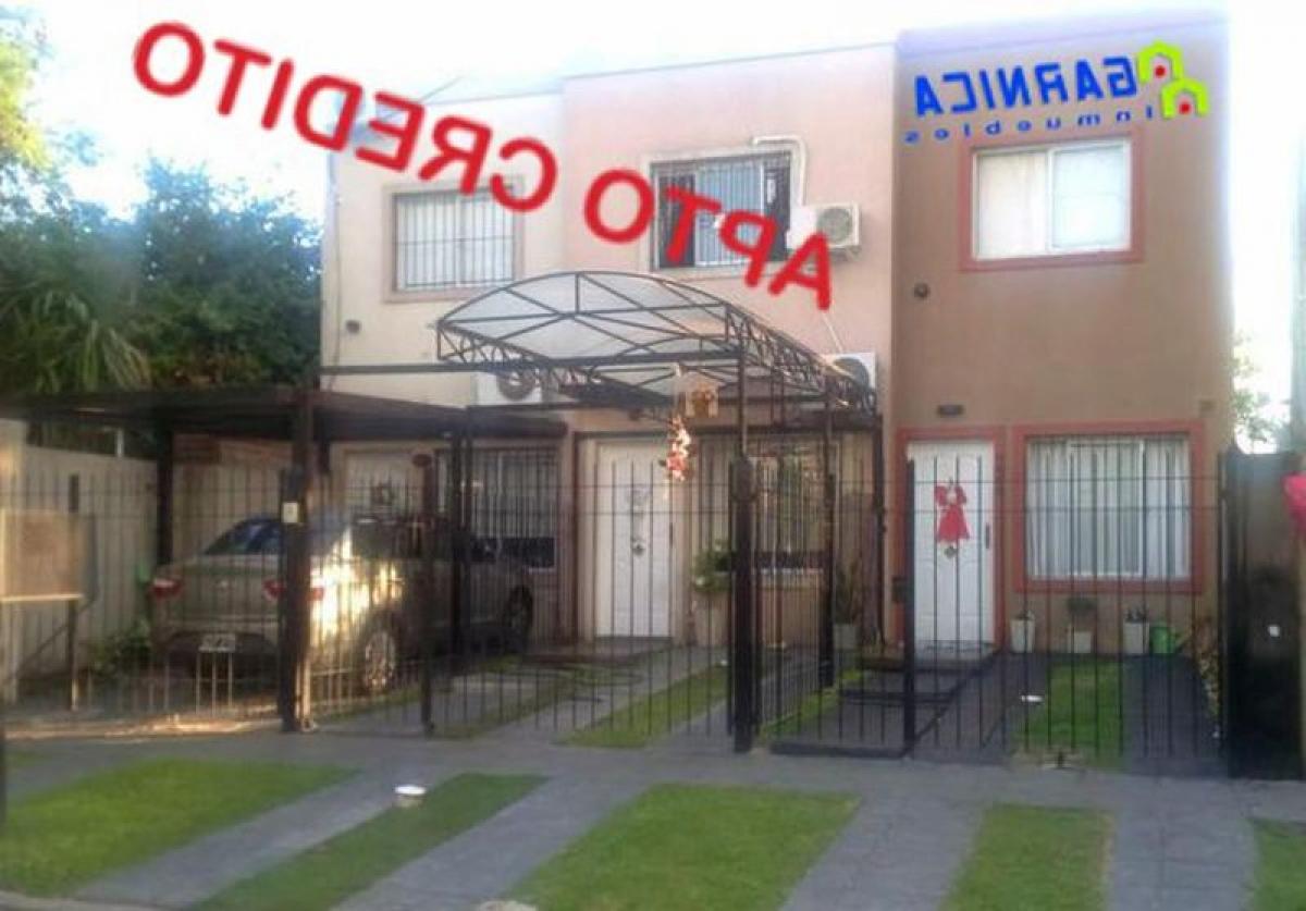 2 bedrooms House in Ituzaingo, Argentina No. 81205