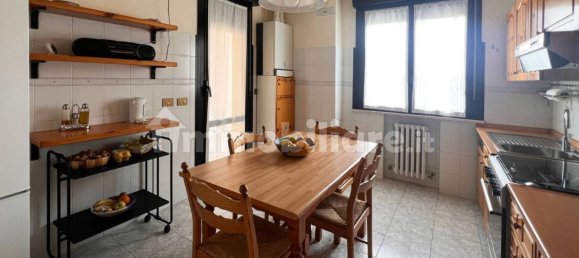 3 Schlafzimmer Penthouse in Reggio Emilia, Italy, Nr. 348787 8