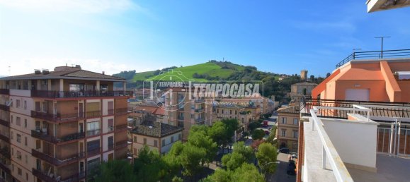 6 rooms Penthouse in Porto San Giorgio, Italy No. 173260 8