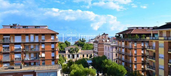 6 rooms Penthouse in Porto San Giorgio, Italy No. 173260 3