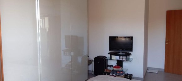 Квартира с 4 комнатами в Поджибонси, Италия № 203344 10