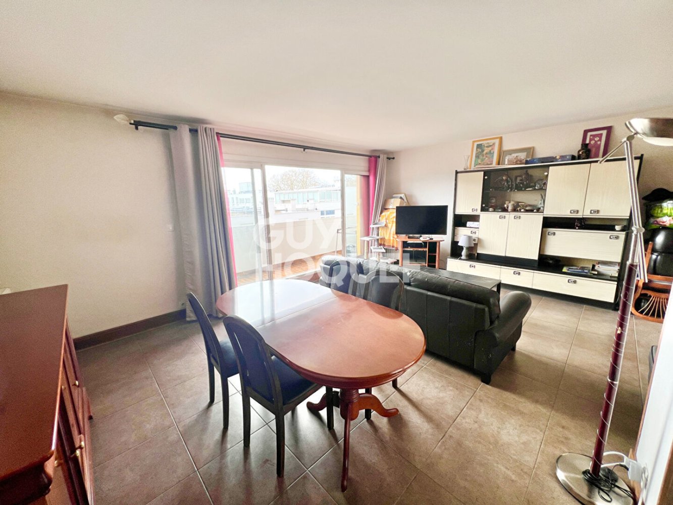 2 bedrooms Apartment in Massy, France No. 166224