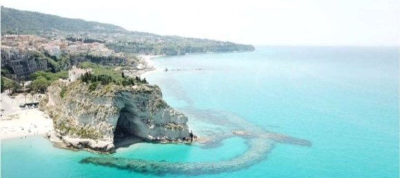 Квартира с 3 комнатами в Кротоне, Италия № 179663 53