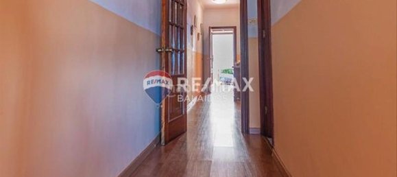 Apartamento de 3 dormitorios en Vigo, Spain No. 184133 16