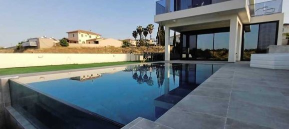 6 bedrooms House in Aradippou, Cyprus No. 10553 16